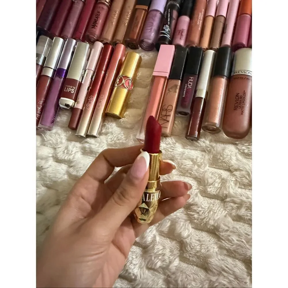 BUNDLE OF 47 lip products